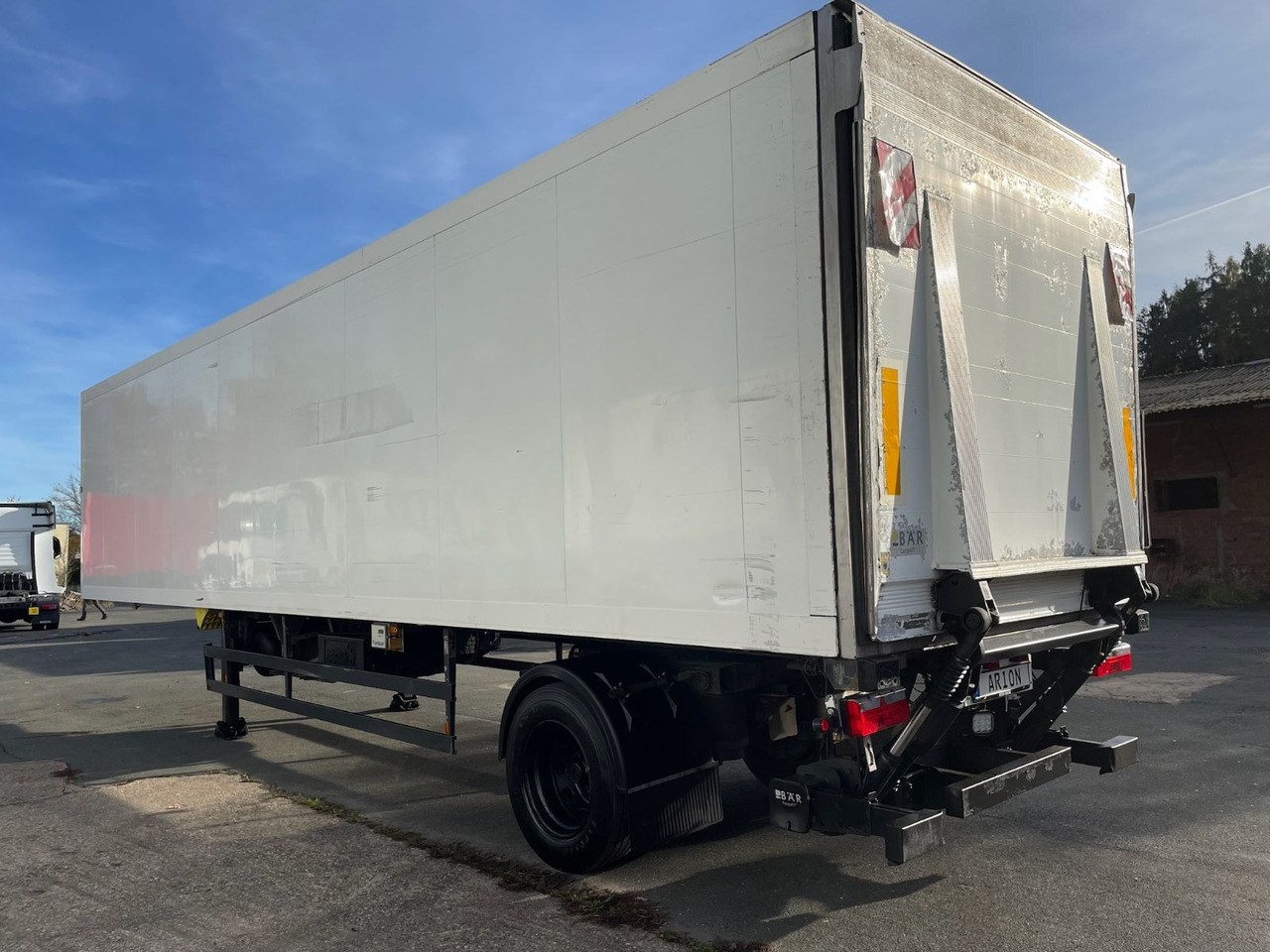 Schmitz Cargobull SKO10/THERMOKING/SL200e/LBW/BÄR/11,15m/Lenkachse - Полуприцеп-рефрижератор: фото 4 Schmitz Cargobull SKO10/THERMOKING/SL200e/LBW/BÄR/11,15m/Lenkachse - Полуприцеп-рефрижератор: фото 4