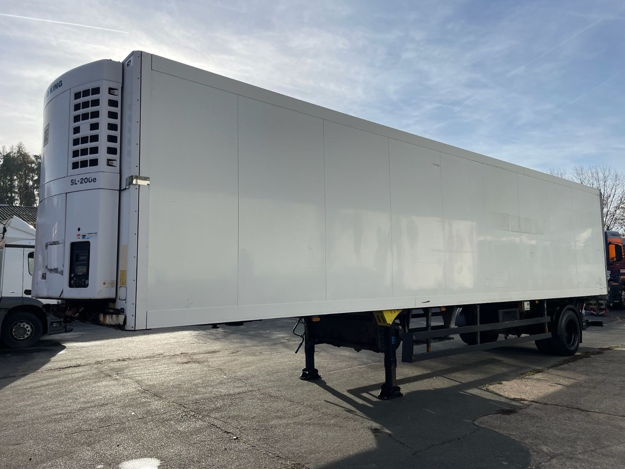 Schmitz Cargobull SKO10/THERMOKING/SL200e/LBW/BÄR/11,15m/Lenkachse - Полуприцеп-рефрижератор: фото 3 Schmitz Cargobull SKO10/THERMOKING/SL200e/LBW/BÄR/11,15m/Lenkachse - Полуприцеп-рефрижератор: фото 3
