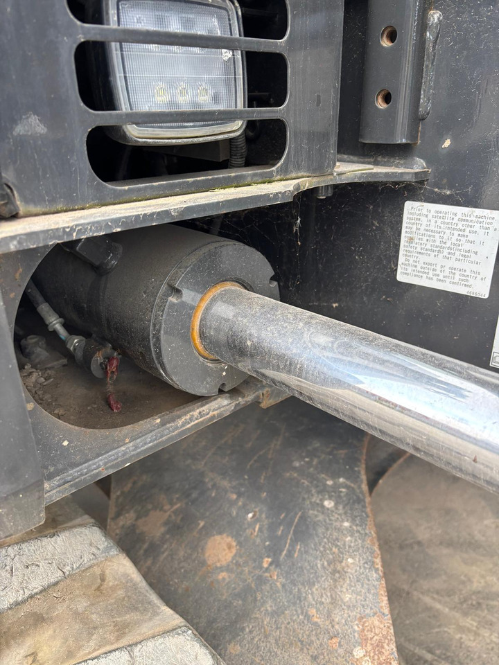 Мини-экскаватор Hitachi ZX85USBR-6 2PB: фото 18 Мини-экскаватор Hitachi ZX85USBR-6 2PB: фото 18