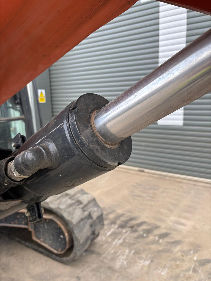 Мини-экскаватор Hitachi ZX85USBR-6 2PB: фото 17 Мини-экскаватор Hitachi ZX85USBR-6 2PB: фото 17