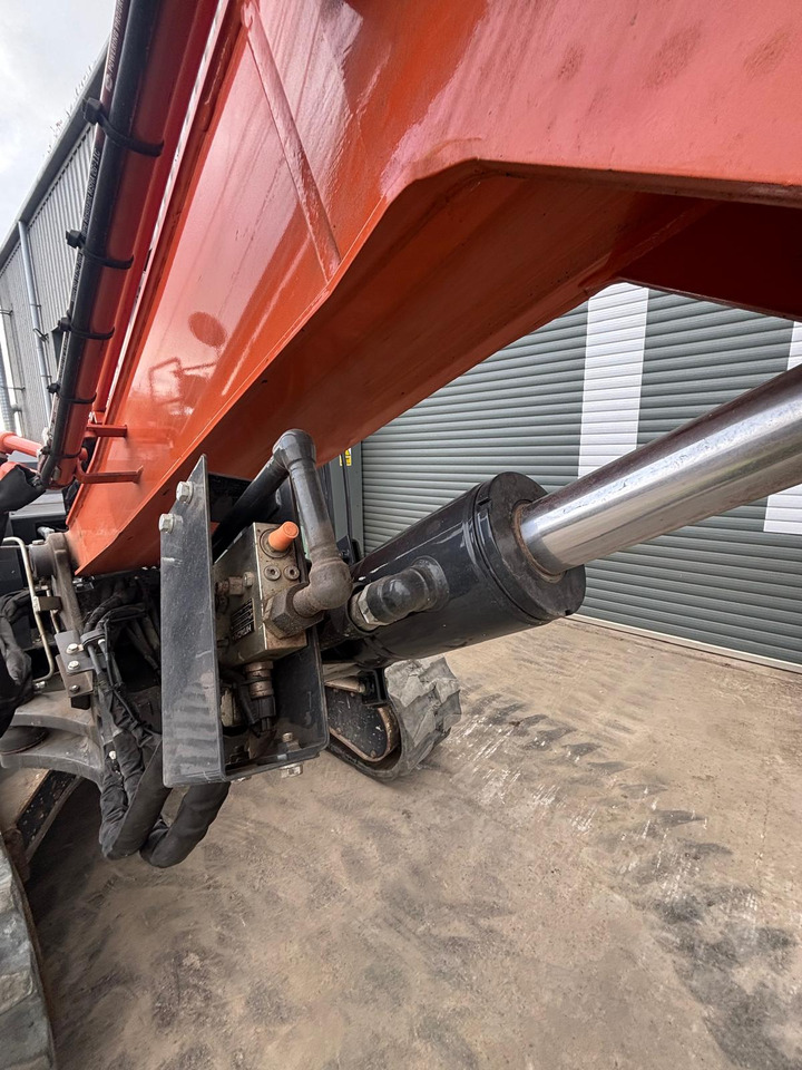 Мини-экскаватор Hitachi ZX85USBR-6 2PB: фото 16 Мини-экскаватор Hitachi ZX85USBR-6 2PB: фото 16