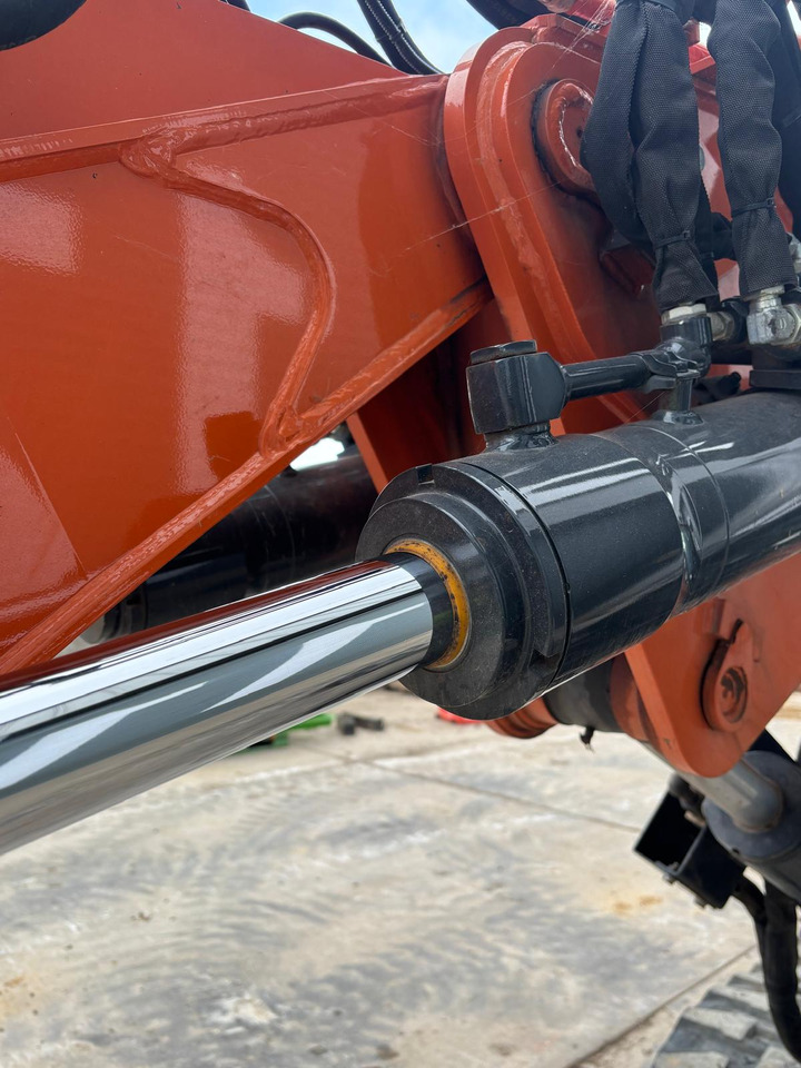 Мини-экскаватор Hitachi ZX85USBR-6 2PB: фото 14 Мини-экскаватор Hitachi ZX85USBR-6 2PB: фото 14