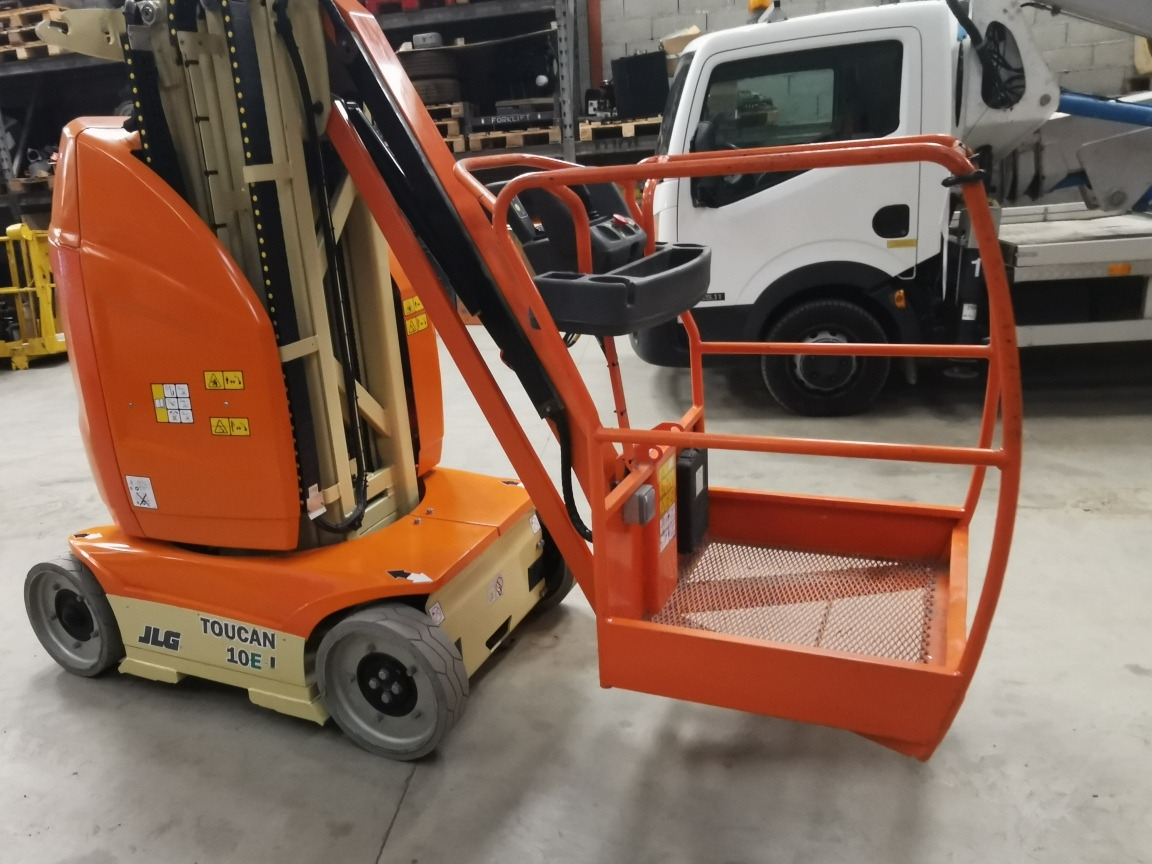 JLG Toucan 10E - Вертикальный мачтовый подъемник: фото 1 JLG Toucan 10E - Вертикальный мачтовый подъемник: фото 1