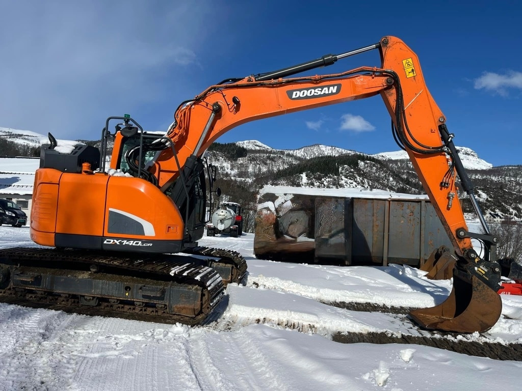 Doosan DX 140 LCR-5 - Гусеничный экскаватор: фото 1 Doosan DX 140 LCR-5 - Гусеничный экскаватор: фото 1