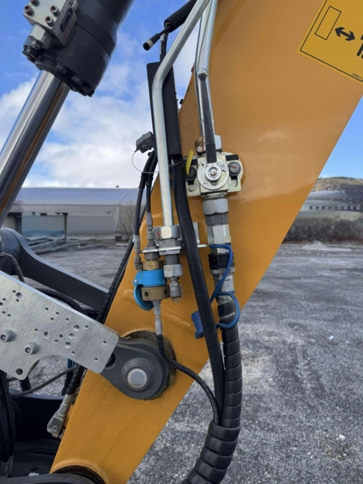 Гусеничный экскаватор Liebherr R926 Compact LC: фото 13