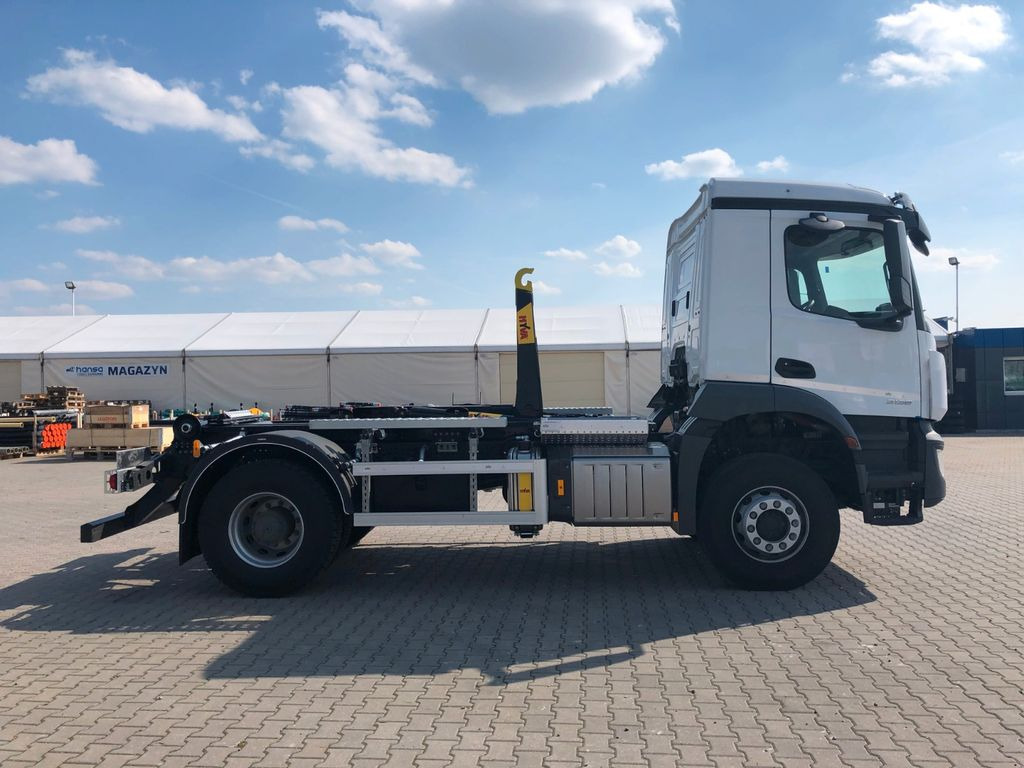 Mercedes-Benz AROCS 2136 Abrollkipper HYVA HKS-12-37-S - Крюковой мультилифт: фото 3 Mercedes-Benz AROCS 2136 Abrollkipper HYVA HKS-12-37-S - Крюковой мультилифт: фото 3