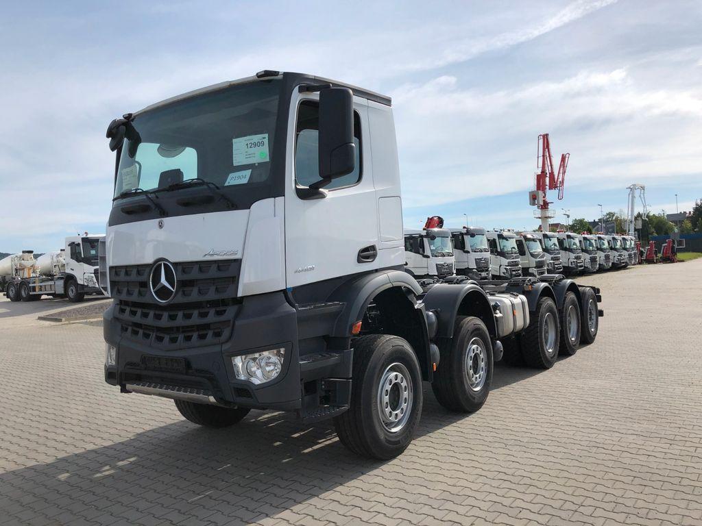 Mercedes-Benz AROCS 4451 10x4 - Грузовик-шасси: фото 2 Mercedes-Benz AROCS 4451 10x4 - Грузовик-шасси: фото 2