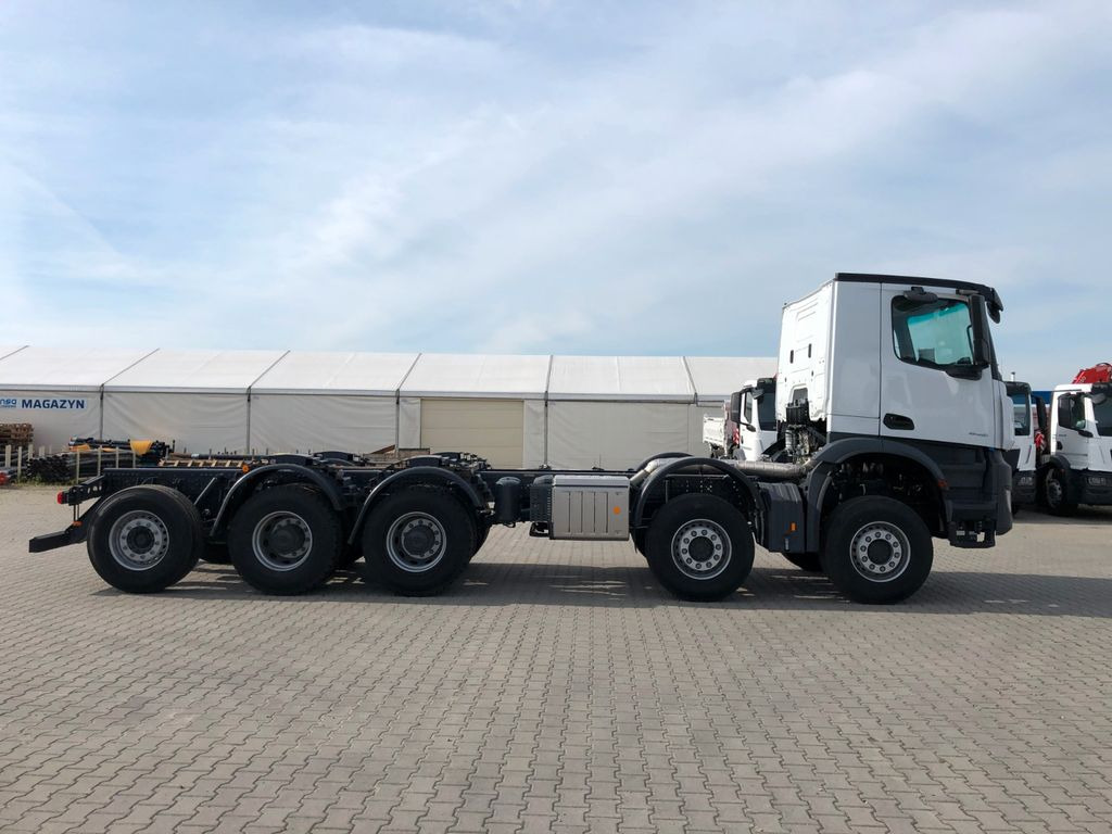 Mercedes-Benz AROCS 4451 10x4 - Грузовик-шасси: фото 4 Mercedes-Benz AROCS 4451 10x4 - Грузовик-шасси: фото 4