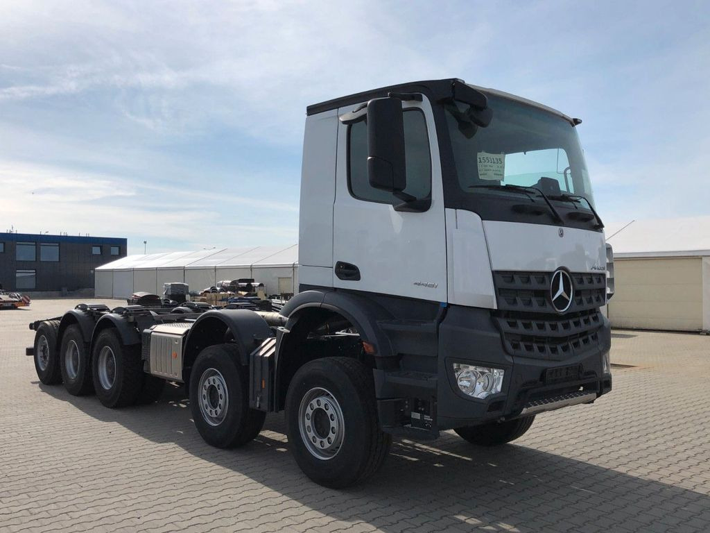 Mercedes-Benz AROCS 4451 10x4 - Грузовик-шасси: фото 1 Mercedes-Benz AROCS 4451 10x4 - Грузовик-шасси: фото 1