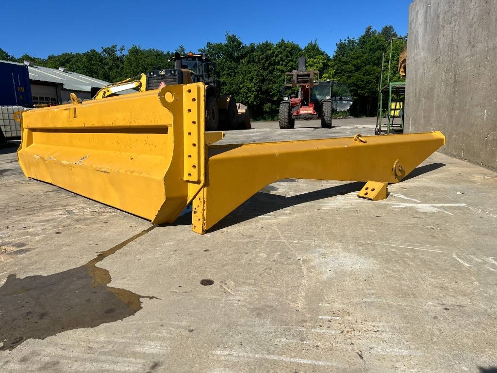 CAT TAILGATE CAT 735 - Кузов для самосвала: фото 3 CAT TAILGATE CAT 735 - Кузов для самосвала: фото 3