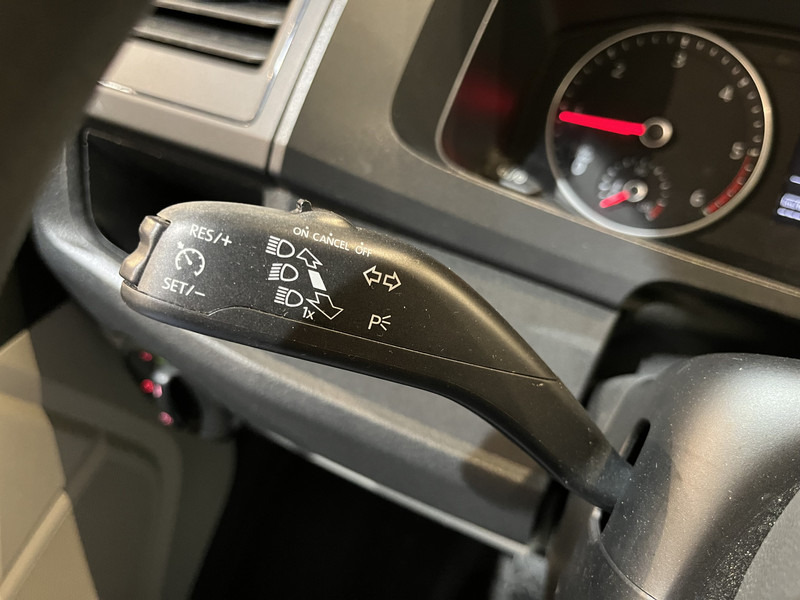 Коммерческий автомобиль Volkswagen Transporter 2.0 TDI L2H1 / Van Den Born Glasresteel / Euro 6 / Airco / Glastransporter / Cruise Control / Trekhaak / Imperiaal / CarPlay /  Navigatie / PDC / 83.500 KM !!: фото 12