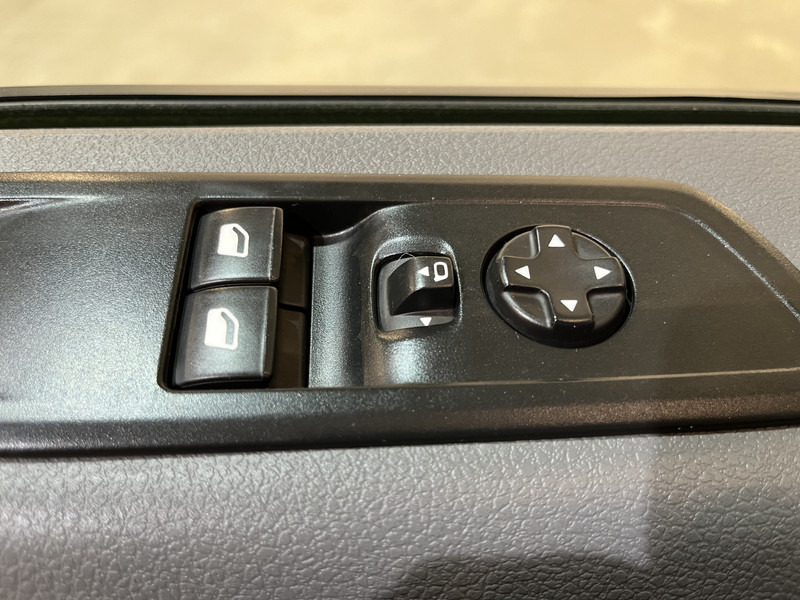 Легковой фургон Opel Vivaro 2.0 CDTI L2H1 120 PK Servicebus / Inrichting / Euro 6 / 220V. / Airco / Cruise Control / Trekhaak / Camera / CarPlay / Navigatie / 60.800 KM !!: фото 15