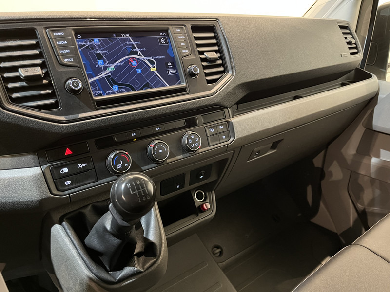 Цельнометаллический фургон, Грузопассажирский фургон Volkswagen Crafter 35 2.0 TDI L3H3 180 PK Servicebus / Bott Inrichting / Euro 6 / Trekhaak 3000 KG / 220V. / Airco / Navigatie / CarPlay / Cruise Control / PDC 85.250 KM !!: фото 7