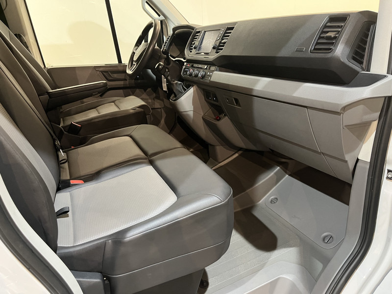 Цельнометаллический фургон, Грузопассажирский фургон Volkswagen Crafter 35 2.0 TDI L3H3 180 PK Servicebus / Bott Inrichting / Euro 6 / Trekhaak 3000 KG / 220V. / Airco / Navigatie / CarPlay / Cruise Control / PDC 85.250 KM !!: фото 20