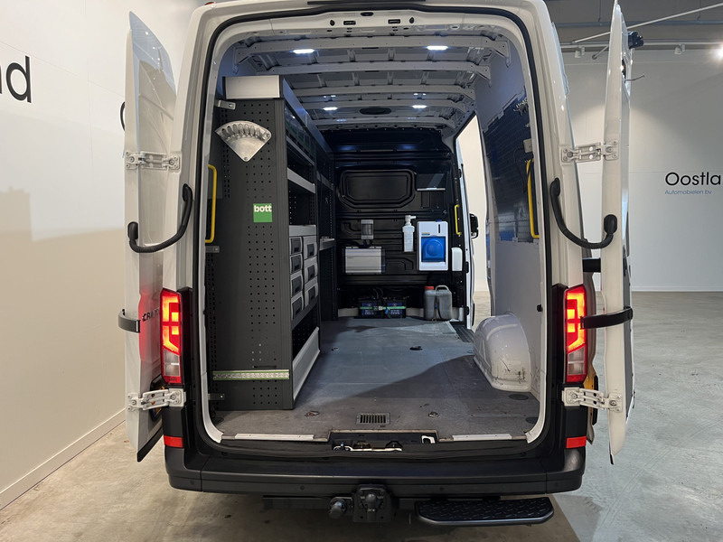 Цельнометаллический фургон, Грузопассажирский фургон Volkswagen Crafter 35 2.0 TDI L3H3 180 PK Servicebus / Bott Inrichting / Euro 6 / Trekhaak 3000 KG / 220V. / Airco / Navigatie / CarPlay / Cruise Control / PDC 85.250 KM !!: фото 18