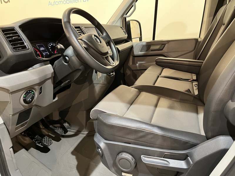 Цельнометаллический фургон, Грузопассажирский фургон Volkswagen Crafter 35 2.0 TDI L3H3 180 PK Servicebus / Bott Inrichting / Euro 6 / Trekhaak 3000 KG / 220V. / Airco / Navigatie / CarPlay / Cruise Control / PDC 85.250 KM !!: фото 6