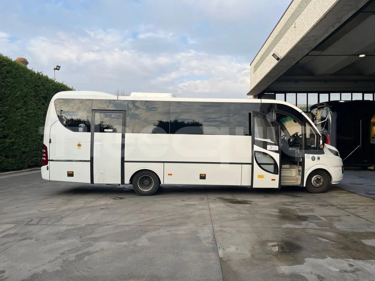 Туристический автобус Iveco Daily: фото 13