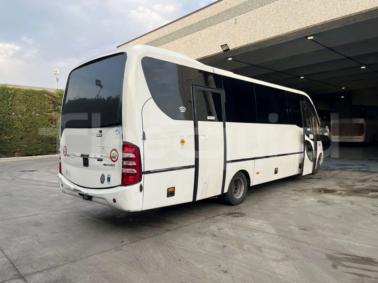 Туристический автобус Iveco Daily: фото 11