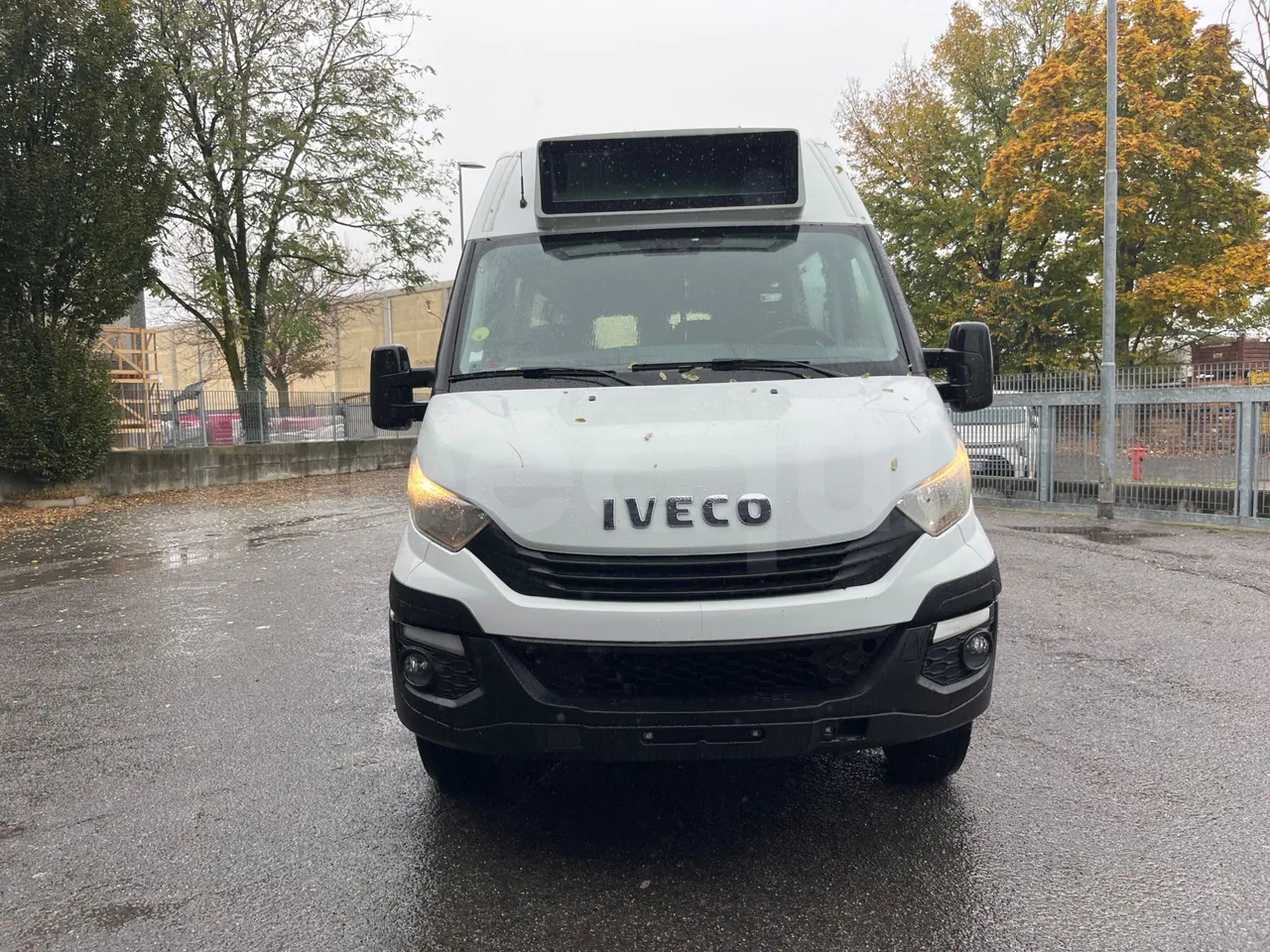 Iveco Daily - Микроавтобус, Пригородный автобус: фото 2 Iveco Daily - Микроавтобус, Пригородный автобус: фото 2