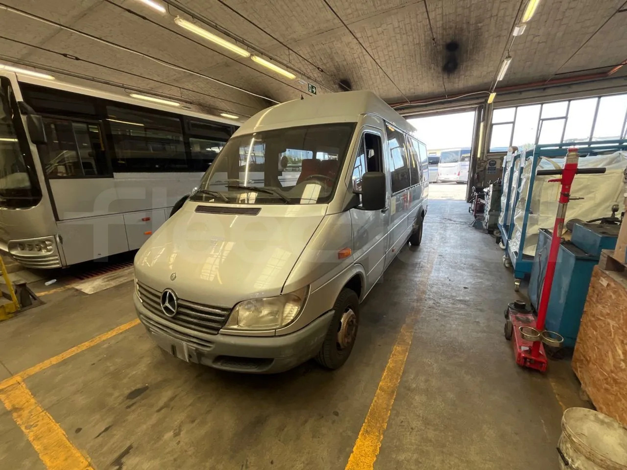Mercedes-Benz Sprinter - Микроавтобус, Пассажирский фургон: фото 4 Mercedes-Benz Sprinter - Микроавтобус, Пассажирский фургон: фото 4