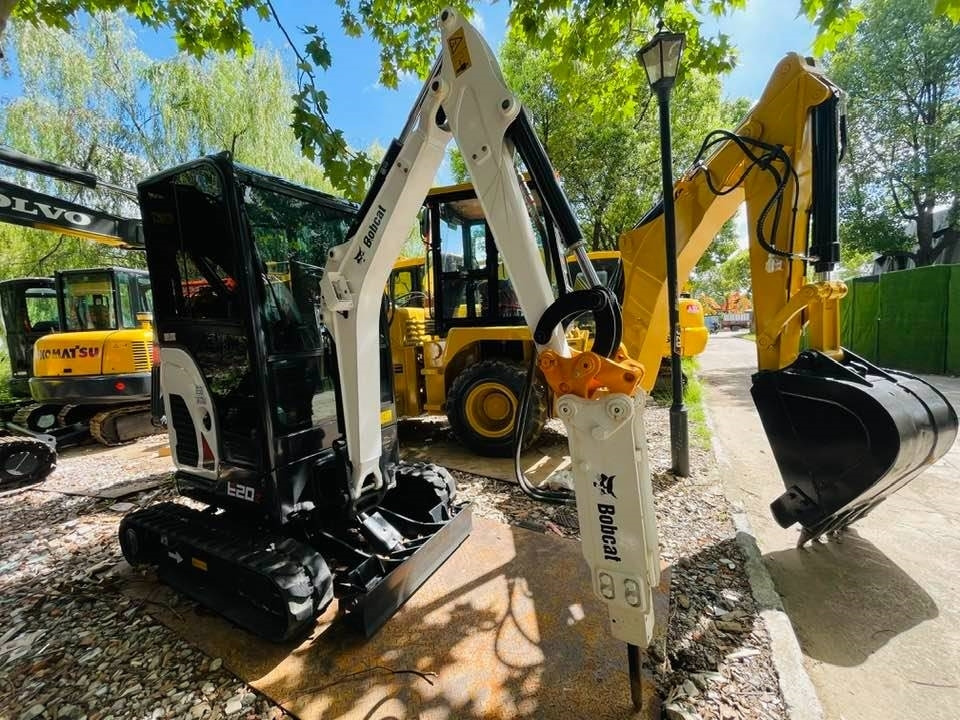 Bobcat E20z - Мини-экскаватор: фото 1 Bobcat E20z - Мини-экскаватор: фото 1