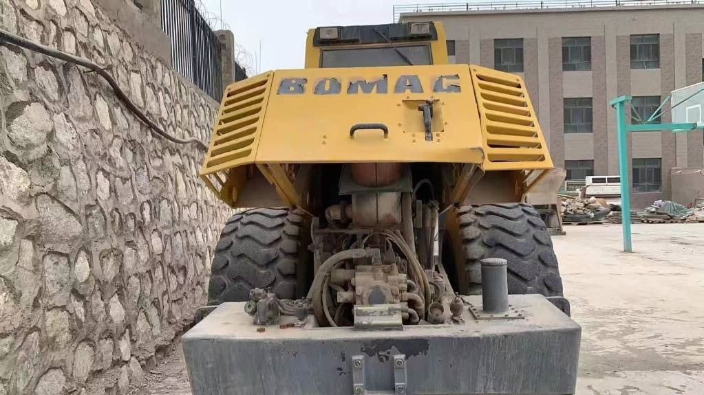 Bomag bw225d-3 - Дорожный каток: фото 4 Bomag bw225d-3 - Дорожный каток: фото 4