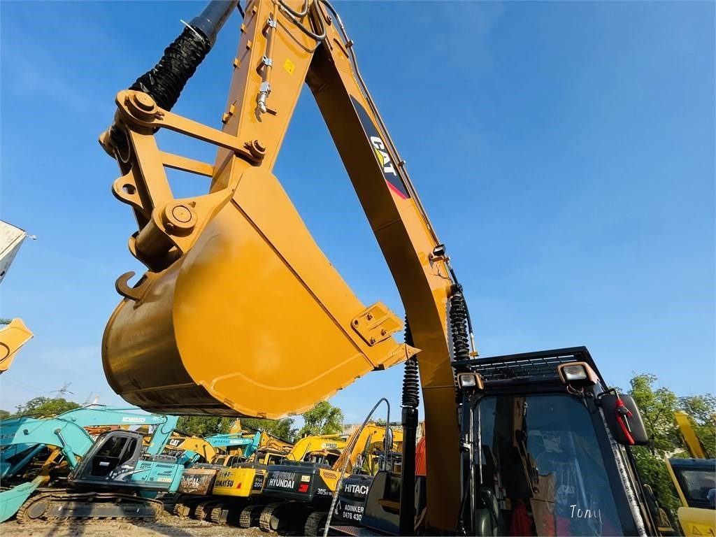 Гусеничный экскаватор CAT 320d2l: фото 16