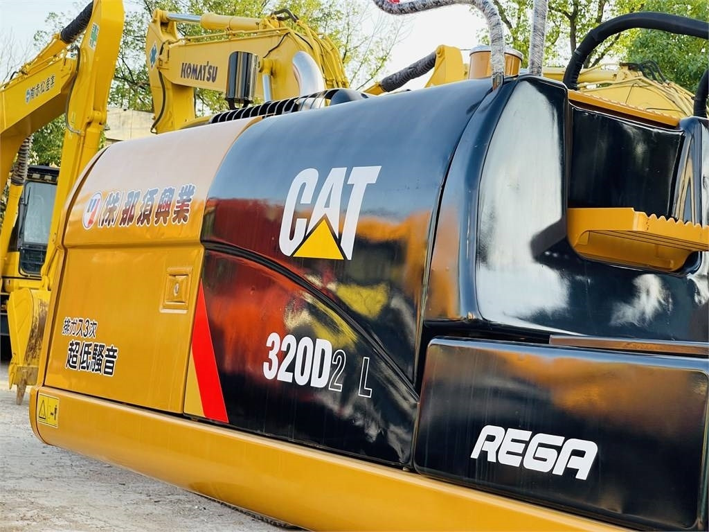 Гусеничный экскаватор CAT 320d2l: фото 27