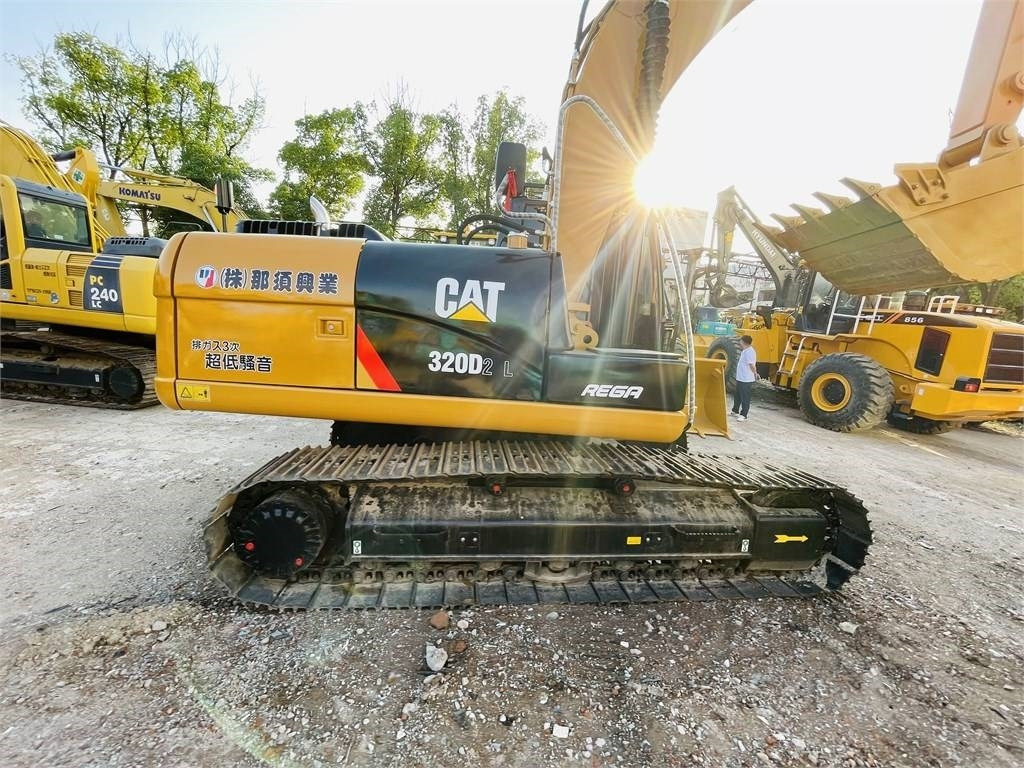 Гусеничный экскаватор CAT 320d2l: фото 10