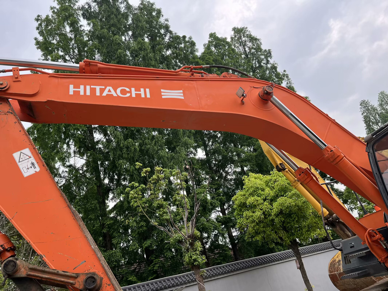 HITACHI 350H-3G - Гусеничный экскаватор: фото 4 HITACHI 350H-3G - Гусеничный экскаватор: фото 4