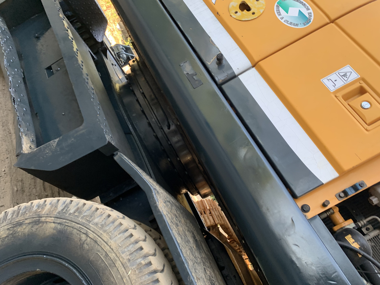 HYUNDAI R210W-9 - Колёсный экскаватор: фото 4 HYUNDAI R210W-9 - Колёсный экскаватор: фото 4