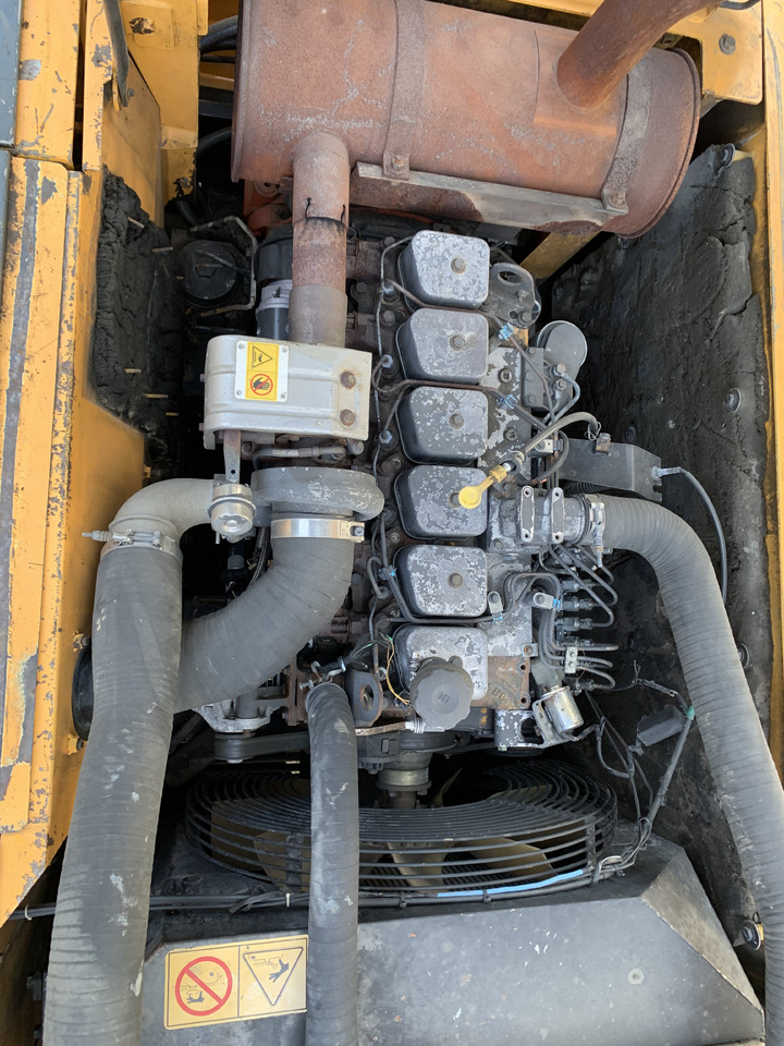 HYUNDAI R210W-9 - Колёсный экскаватор: фото 3 HYUNDAI R210W-9 - Колёсный экскаватор: фото 3