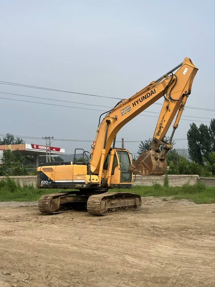 Hyundai R220-9S - Гусеничный экскаватор: фото 1 Hyundai R220-9S - Гусеничный экскаватор: фото 1