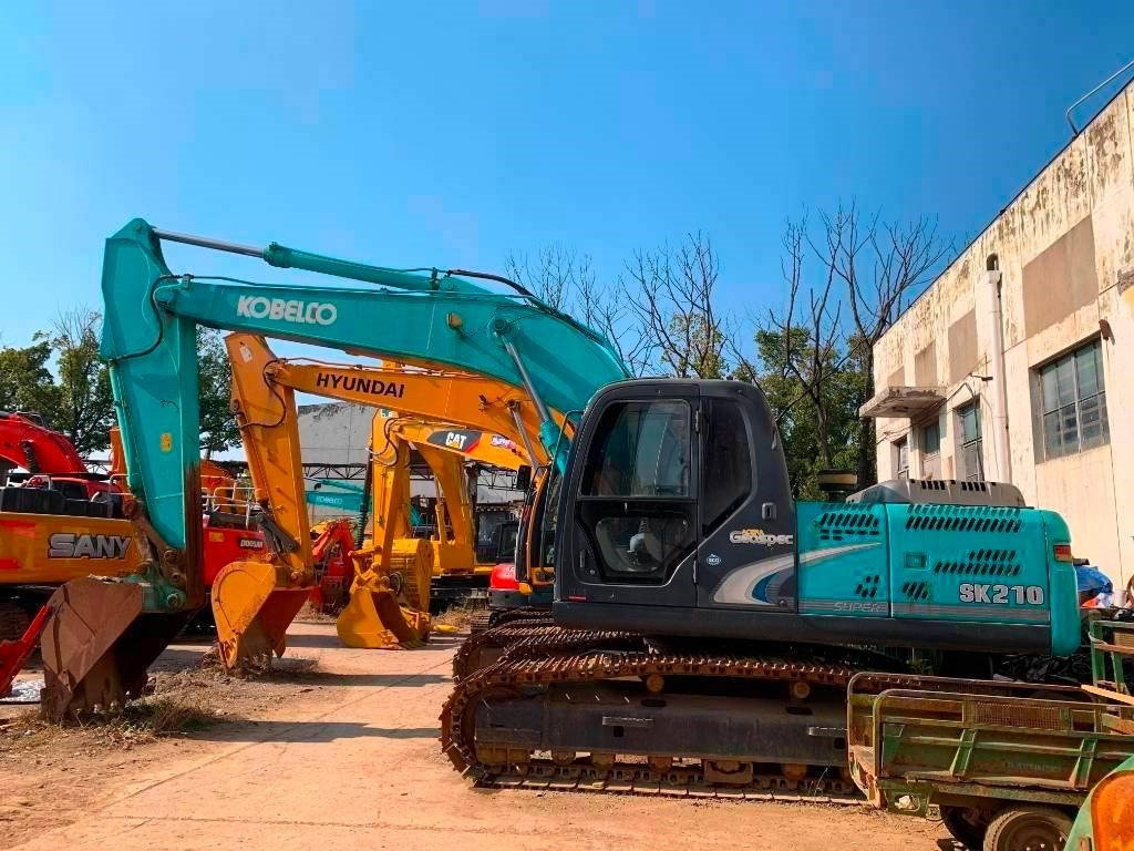 Kobelco SK 210 LC-8 - Гусеничный экскаватор: фото 2 Kobelco SK 210 LC-8 - Гусеничный экскаватор: фото 2