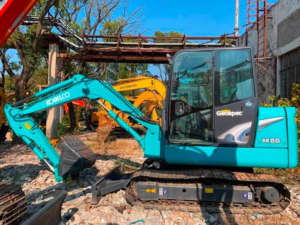 Kobelco SK 60 - Гусеничный экскаватор: фото 2 Kobelco SK 60 - Гусеничный экскаватор: фото 2