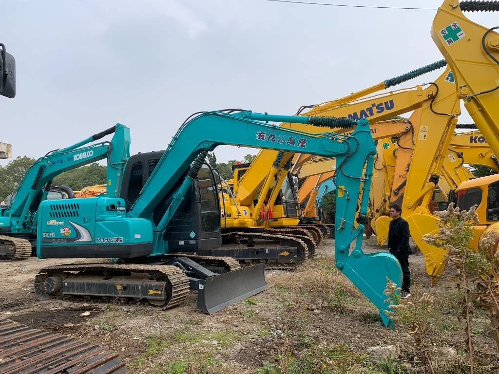 Kobelco SK 75-8 - Гусеничный экскаватор: фото 3 Kobelco SK 75-8 - Гусеничный экскаватор: фото 3