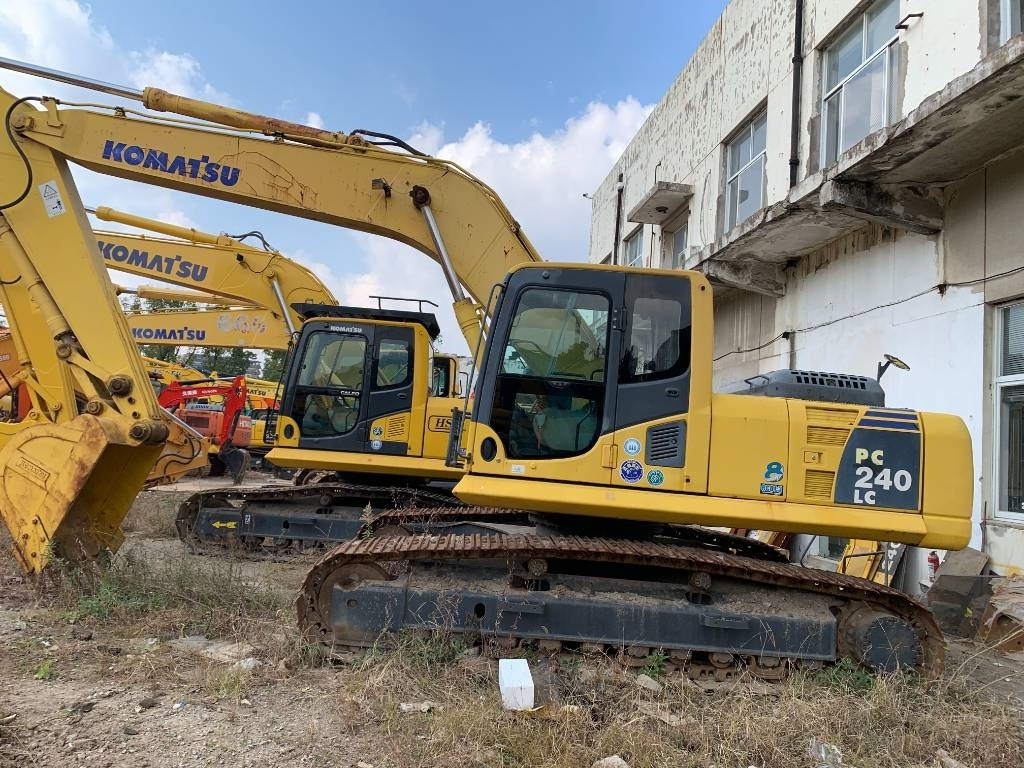 Komatsu PC 240 - Гусеничный экскаватор: фото 1 Komatsu PC 240 - Гусеничный экскаватор: фото 1