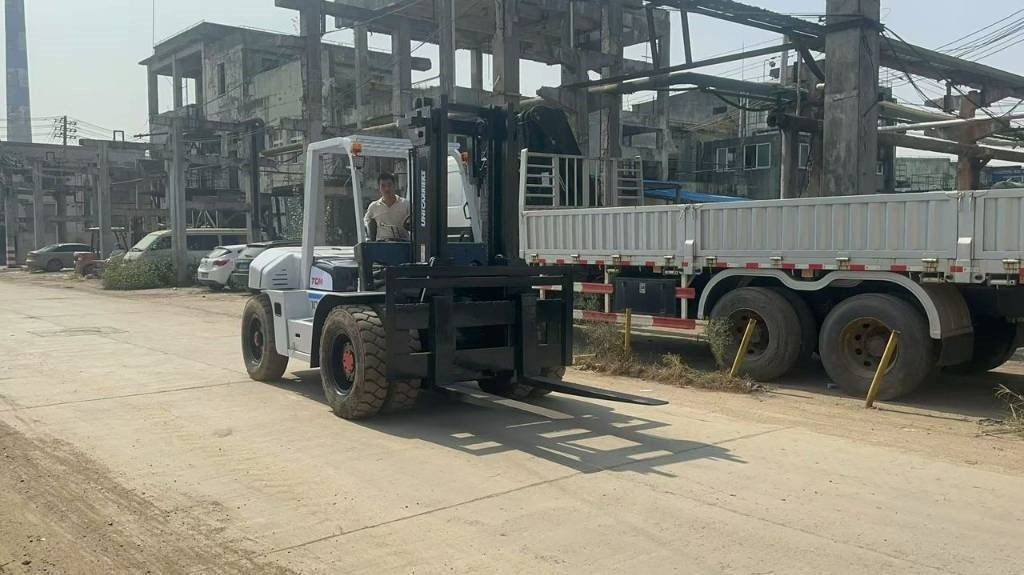 TCM FD 100 Z8 - Телескопический погрузчик: фото 3 TCM FD 100 Z8 - Телескопический погрузчик: фото 3