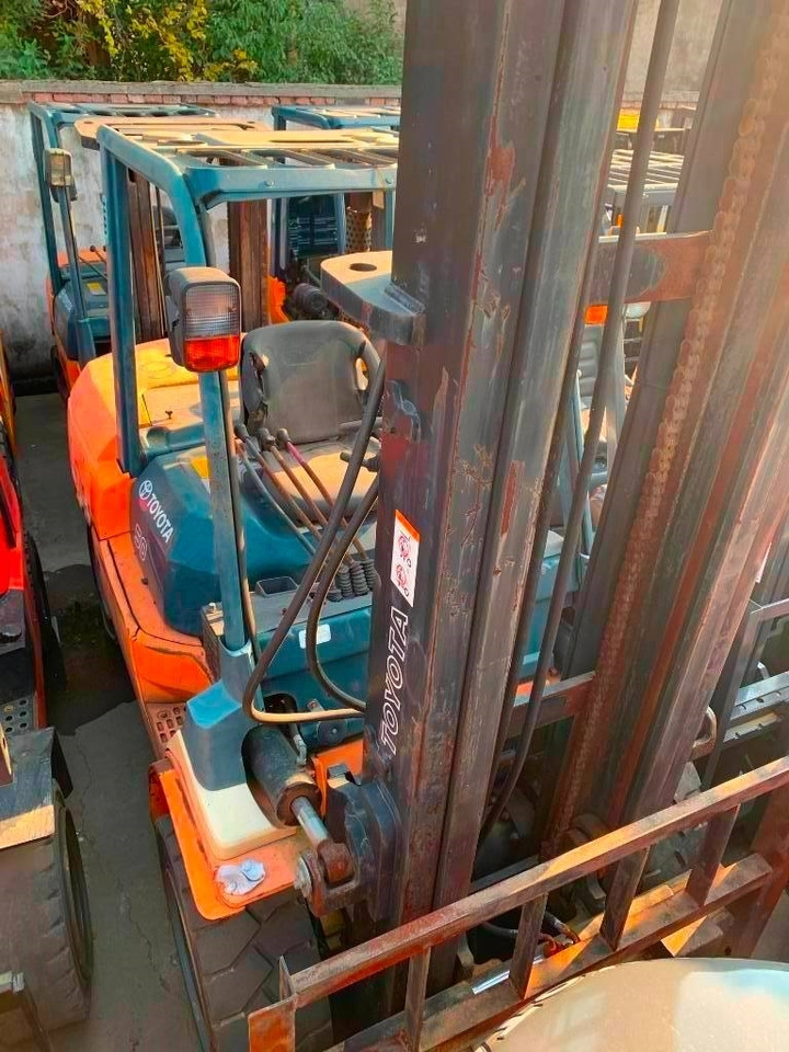 Toyota 7 FDA 50  - Дизельный погрузчик: фото 2 Toyota 7 FDA 50  - Дизельный погрузчик: фото 2