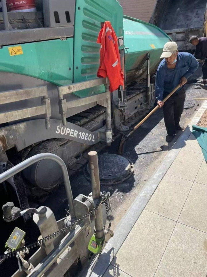 Vögele Super 1880L - Асфальтоукладчик: фото 2 Vögele Super 1880L - Асфальтоукладчик: фото 2