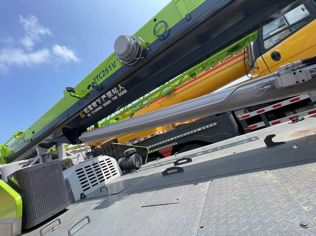 Zoomlion ZTC251V  - Мобильный кран: фото 5 Zoomlion ZTC251V  - Мобильный кран: фото 5