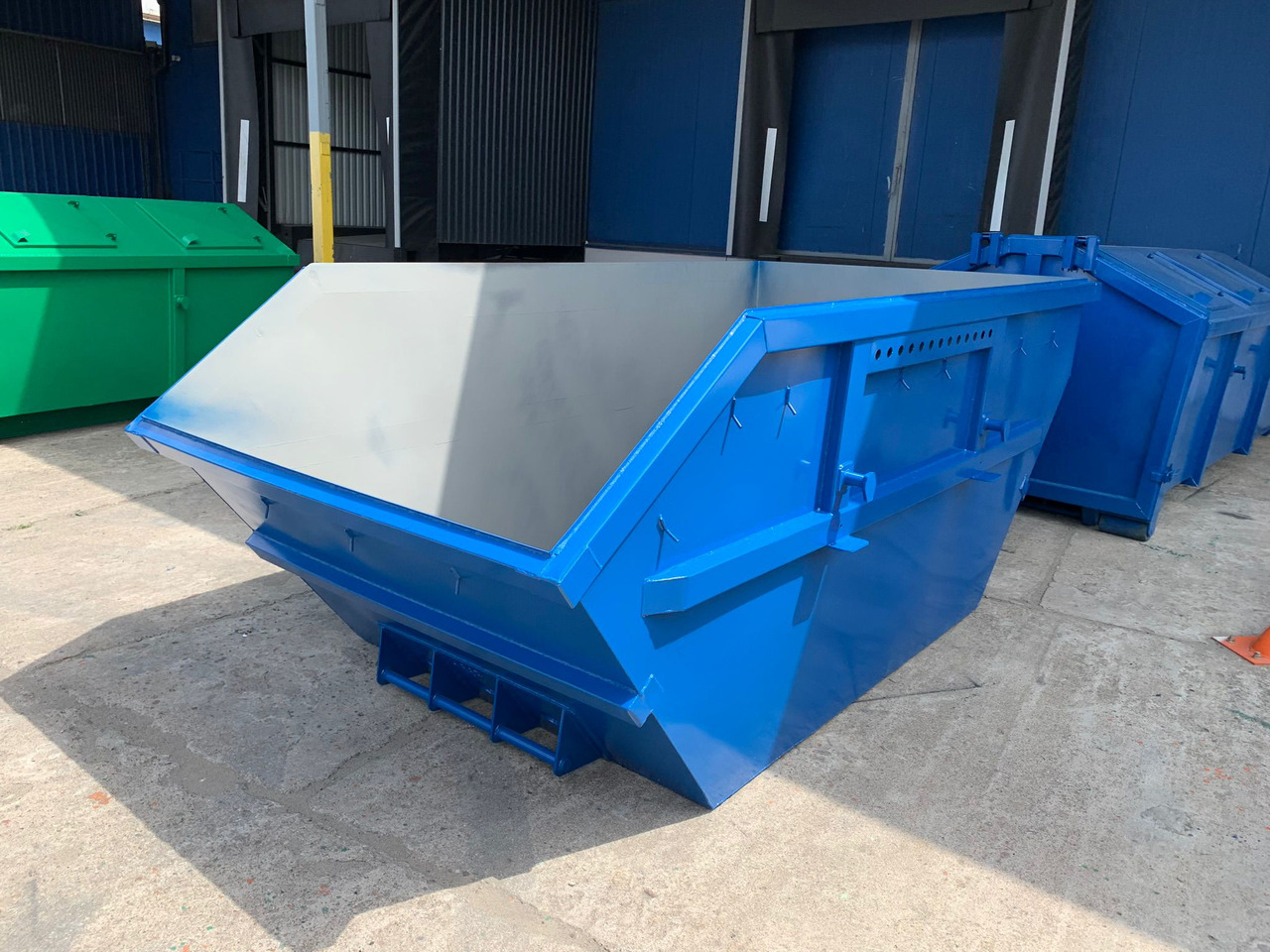 Mulda/Bauschuttcontainer/Absetzmulde/Multicar M1 - Бункер накопитель: фото 1 Mulda/Bauschuttcontainer/Absetzmulde/Multicar M1 - Бункер накопитель: фото 1