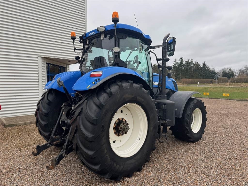 New Holland T7.220 AC - Трактор: фото 3 New Holland T7.220 AC - Трактор: фото 3