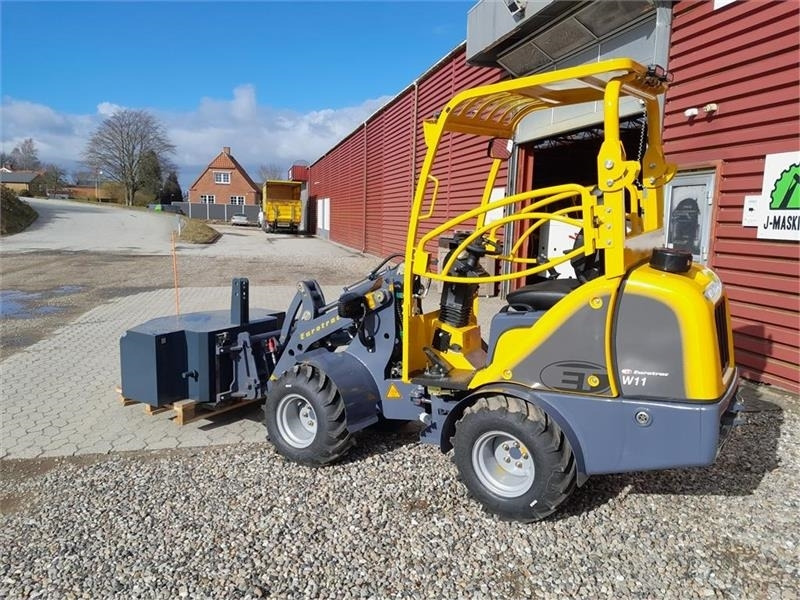 Eurotrac W11 LAV TÅRN - Компактный фронтальный погрузчик: фото 3 Eurotrac W11 LAV TÅRN - Компактный фронтальный погрузчик: фото 3