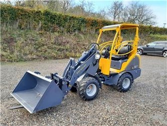 Eurotrac W11 Mellem arm  - Компактный фронтальный погрузчик: фото 1 Eurotrac W11 Mellem arm  - Компактный фронтальный погрузчик: фото 1