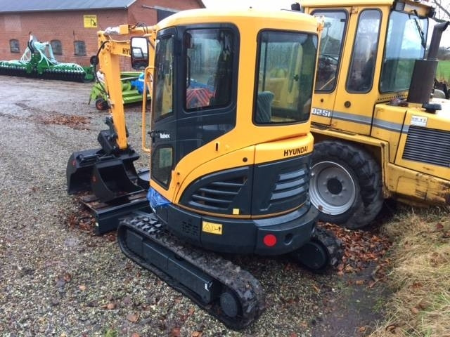 Hyundai R25 AK - Мини-экскаватор: фото 2 Hyundai R25 AK - Мини-экскаватор: фото 2