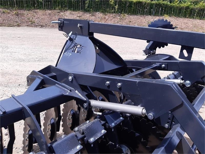 Inter-Tech Diskharve 4 meter J-Maskiner 4 meter med hydraulis - Дисковая борона: фото 4 Inter-Tech Diskharve 4 meter J-Maskiner 4 meter med hydraulis - Дисковая борона: фото 4