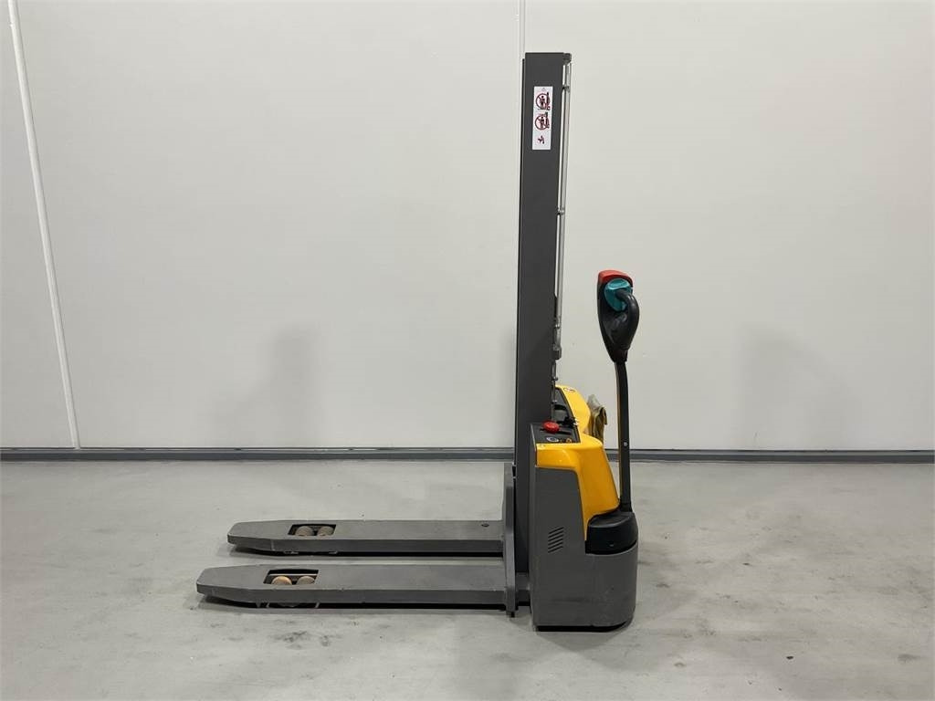 Jungheinrich EJC M10E - Штабелер: фото 3 Jungheinrich EJC M10E - Штабелер: фото 3