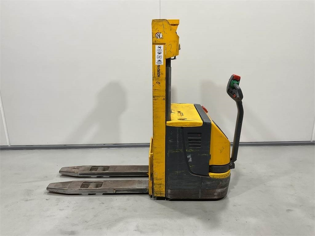 Jungheinrich EJC12 - Штабелер: фото 3 Jungheinrich EJC12 - Штабелер: фото 3