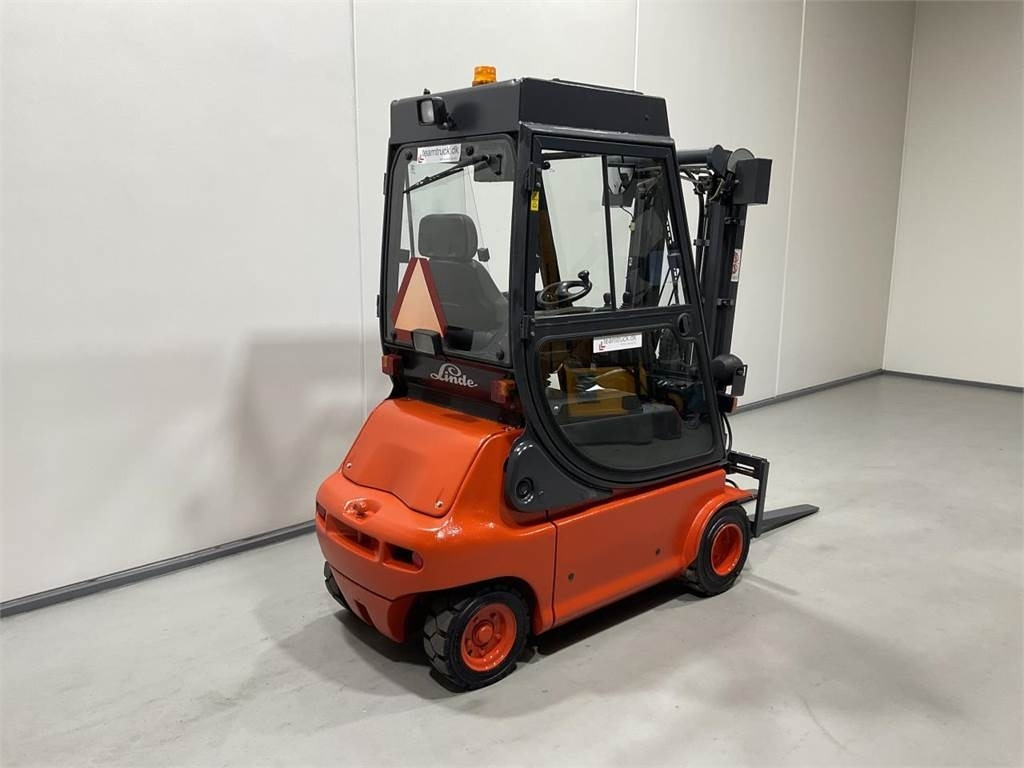 Linde E20P-02  - Электропогрузчик: фото 2 Linde E20P-02  - Электропогрузчик: фото 2